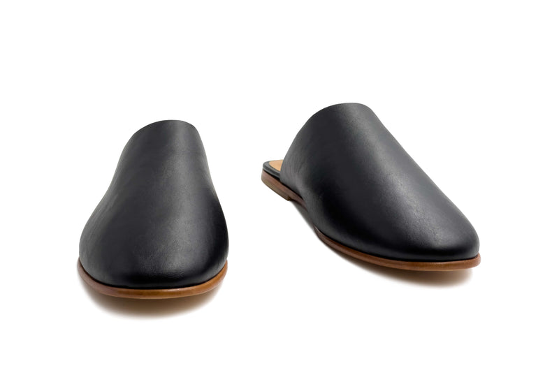 Front view of the handmade Mule women's slip-on leather sandals in black / BLACK